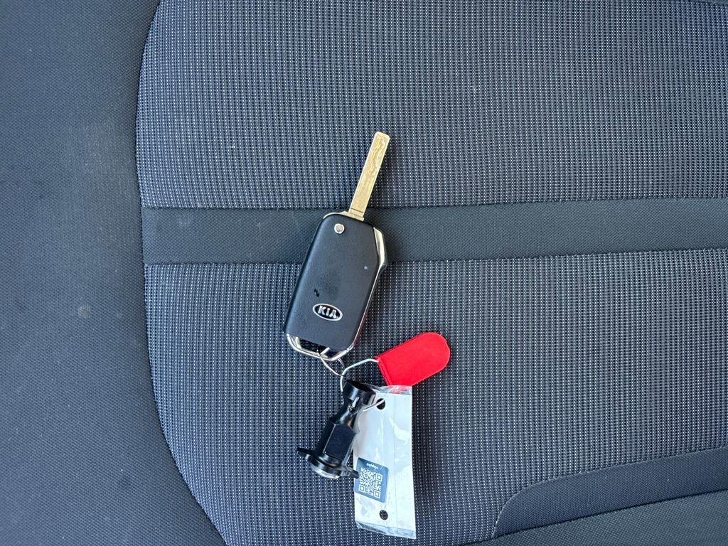 Used 2022 Kia K5 LX image 29