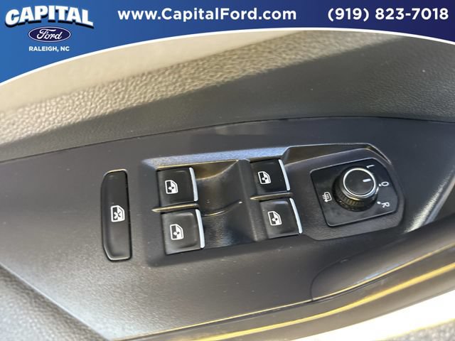Used 2025 Volkswagen Jetta SE FWD image 21