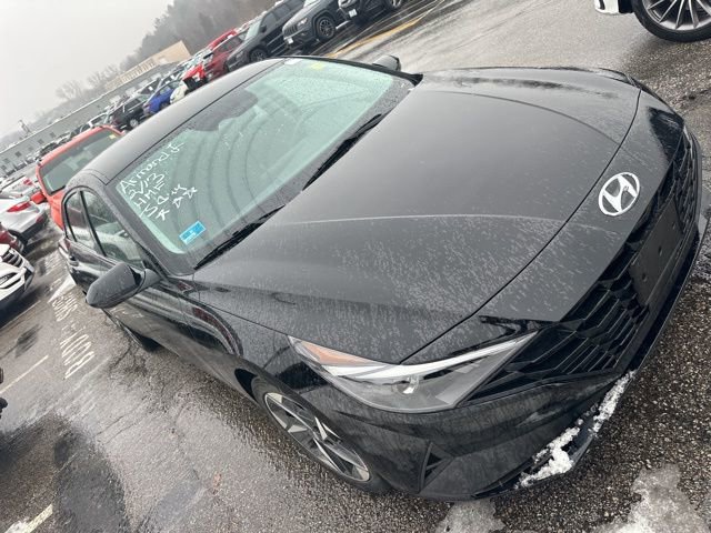 Used 2023 Hyundai Elantra SEL w/ Convenience Package image 1