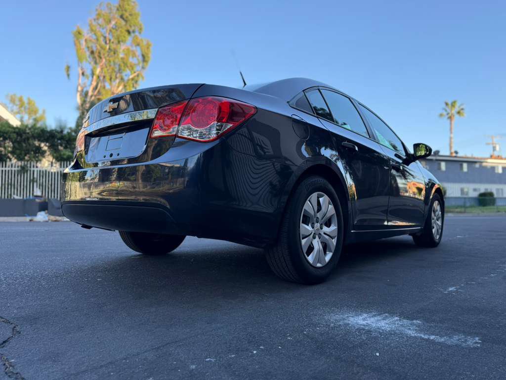 Used 2014 Chevrolet Cruze LS image 13
