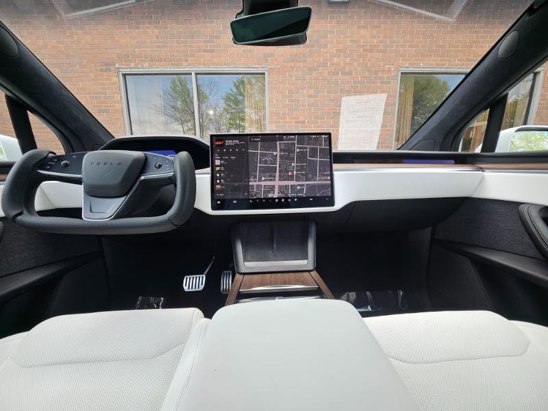 Used 2023 Tesla Model X AWD/4WD image 39