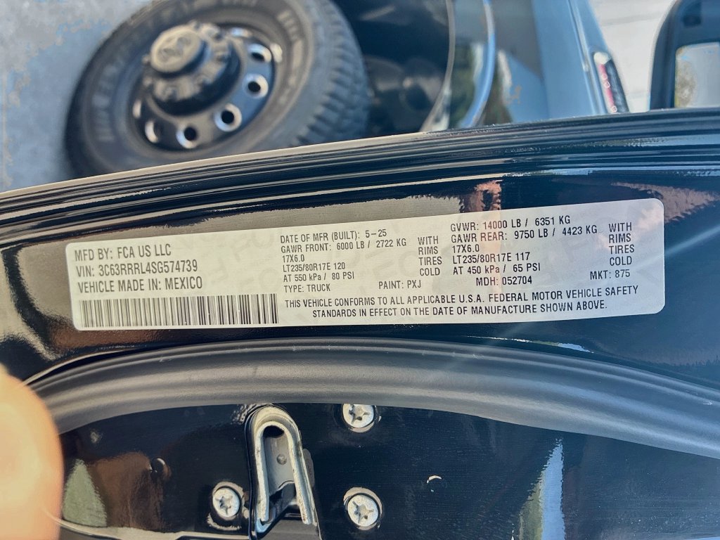 Used 2025 RAM 3500 Limited AWD/4WD image 32