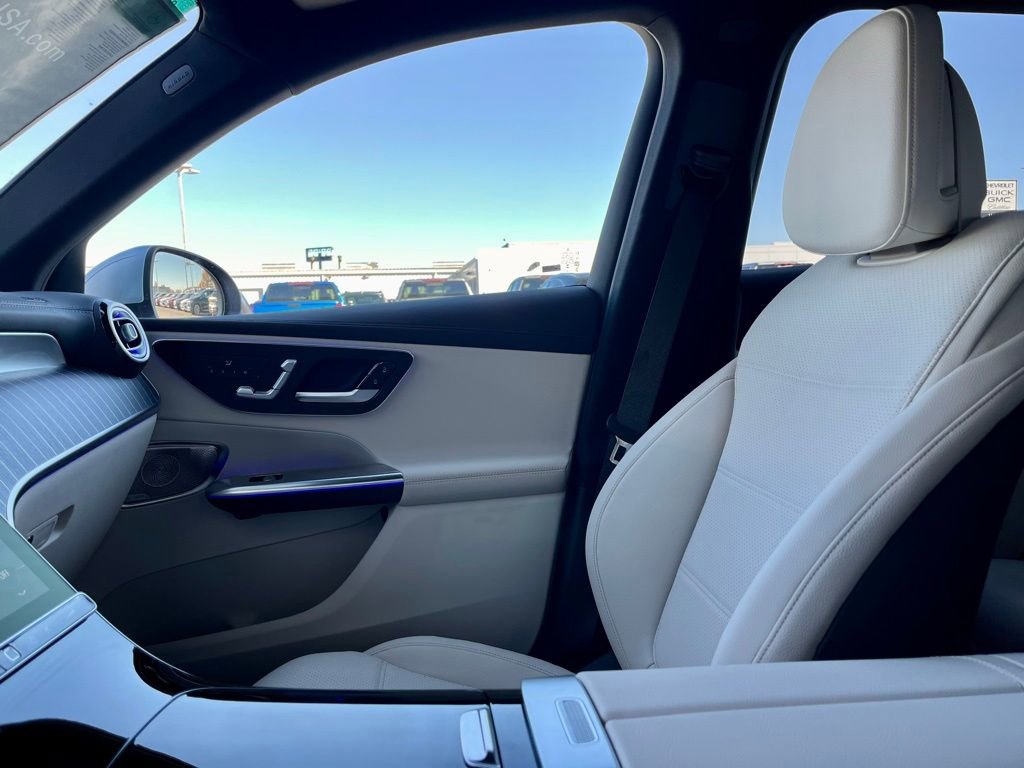 Used 2025 Mercedes-Benz GLC 350e 4MATIC image 47