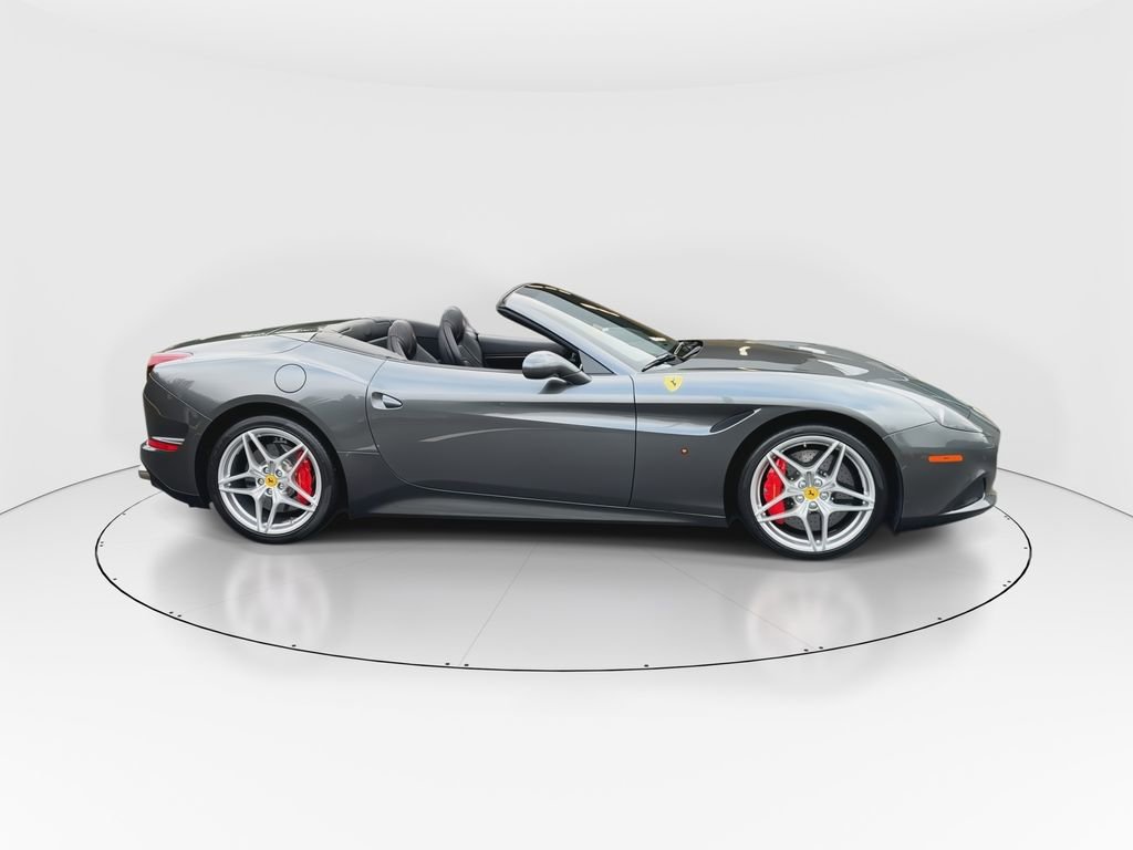 Used 2015 Ferrari California T image 9