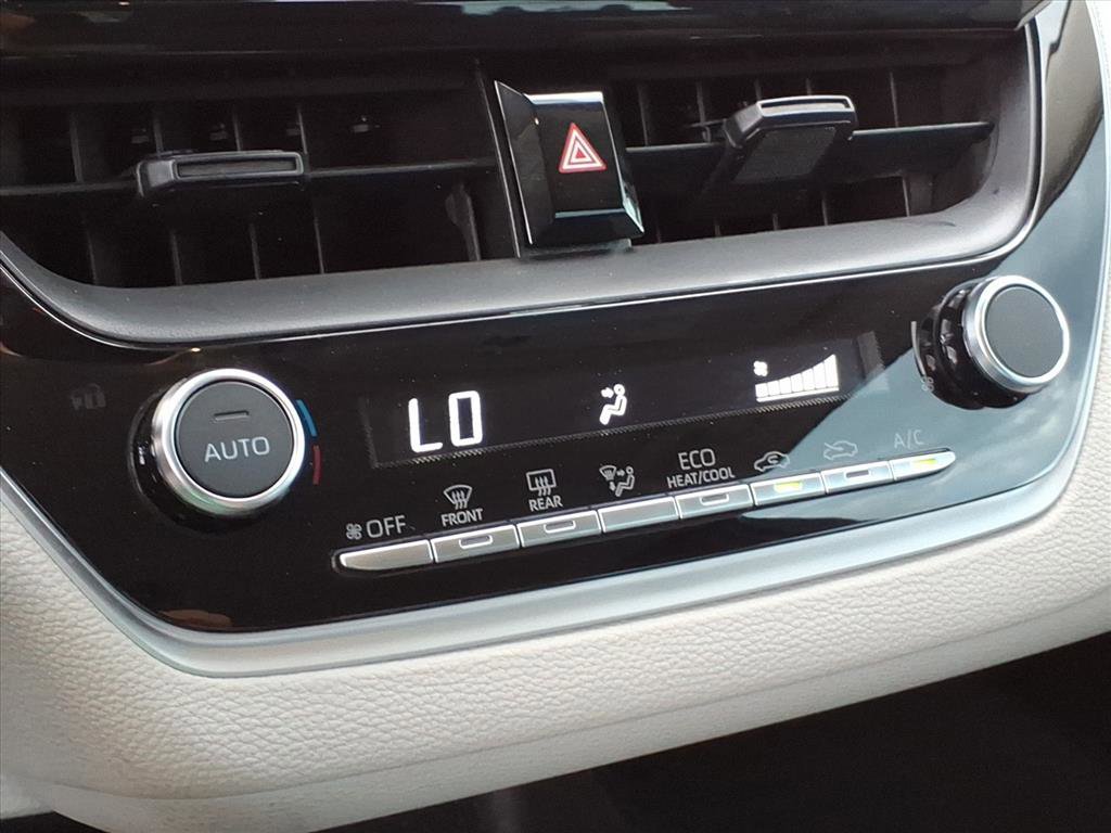 Used 2025 Toyota Corolla LE image 23