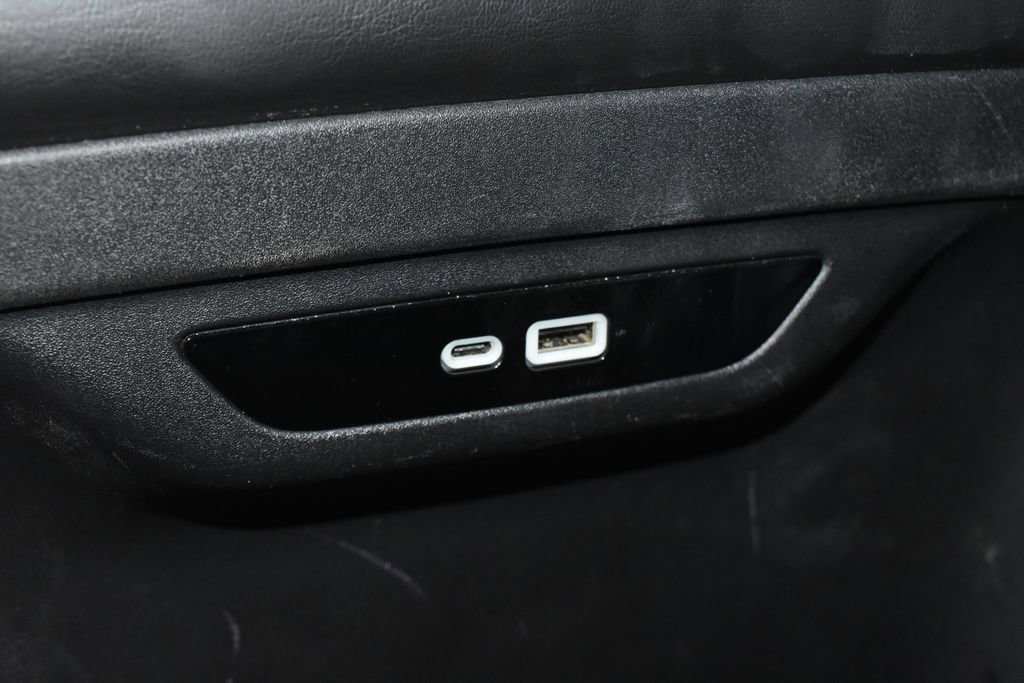 Used 2024 Chrysler Pacifica Touring-L image 20
