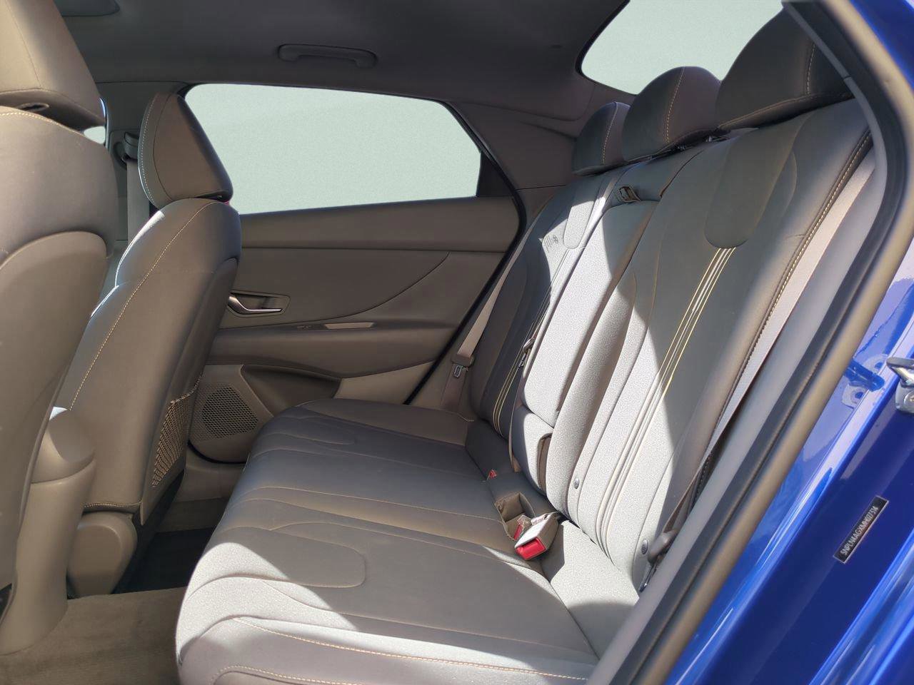 Used 2021 Hyundai Elantra SEL w/ Convenience + Premium Package image 13