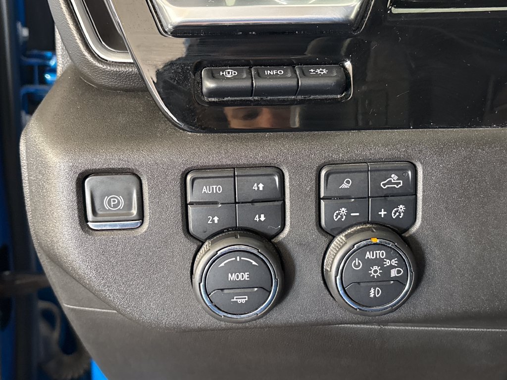 Used 2022 Chevrolet Silverado 1500 LTZ w/ Technology Package AWD/4WD image 59