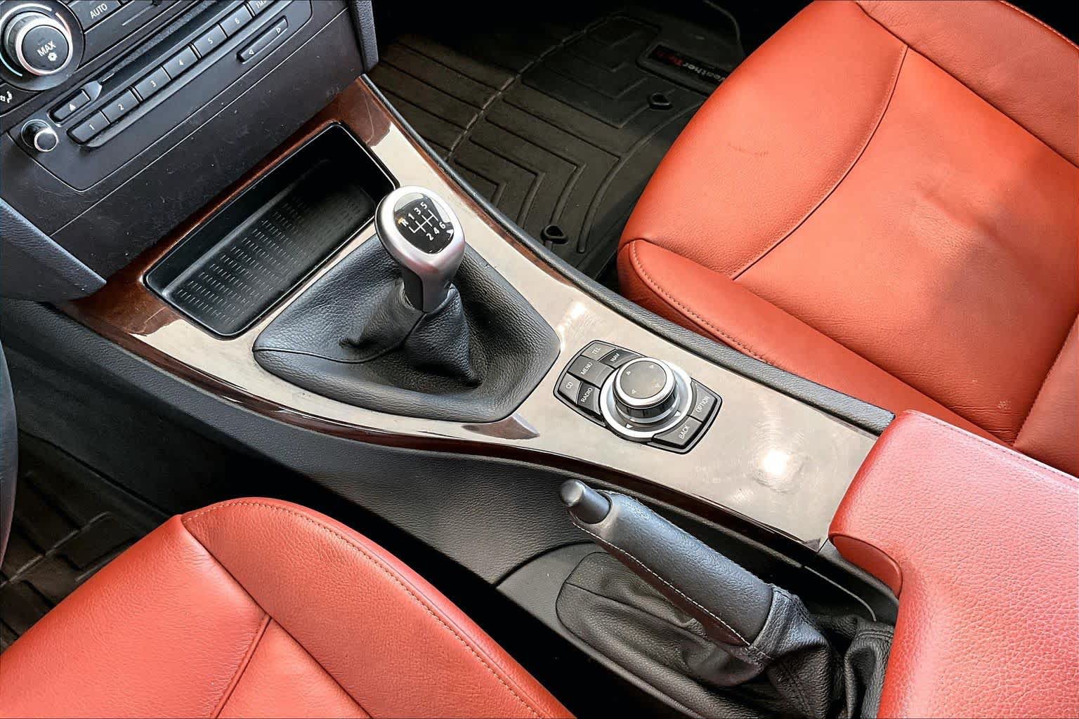Used 2010 BMW 328i Sedan RWD image 18