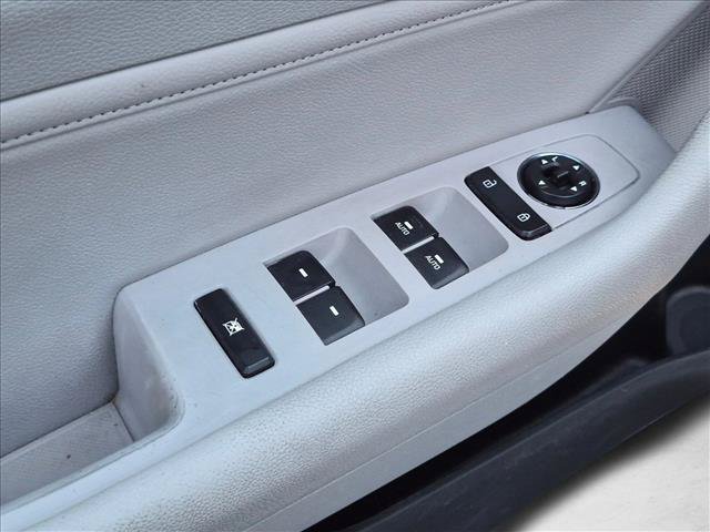 Used 2015 Hyundai Sonata Limited w/ Option Group 05 FWD image 12