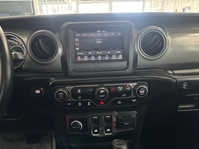 Used 2022 Jeep Wrangler Sport AWD/4WD image 21