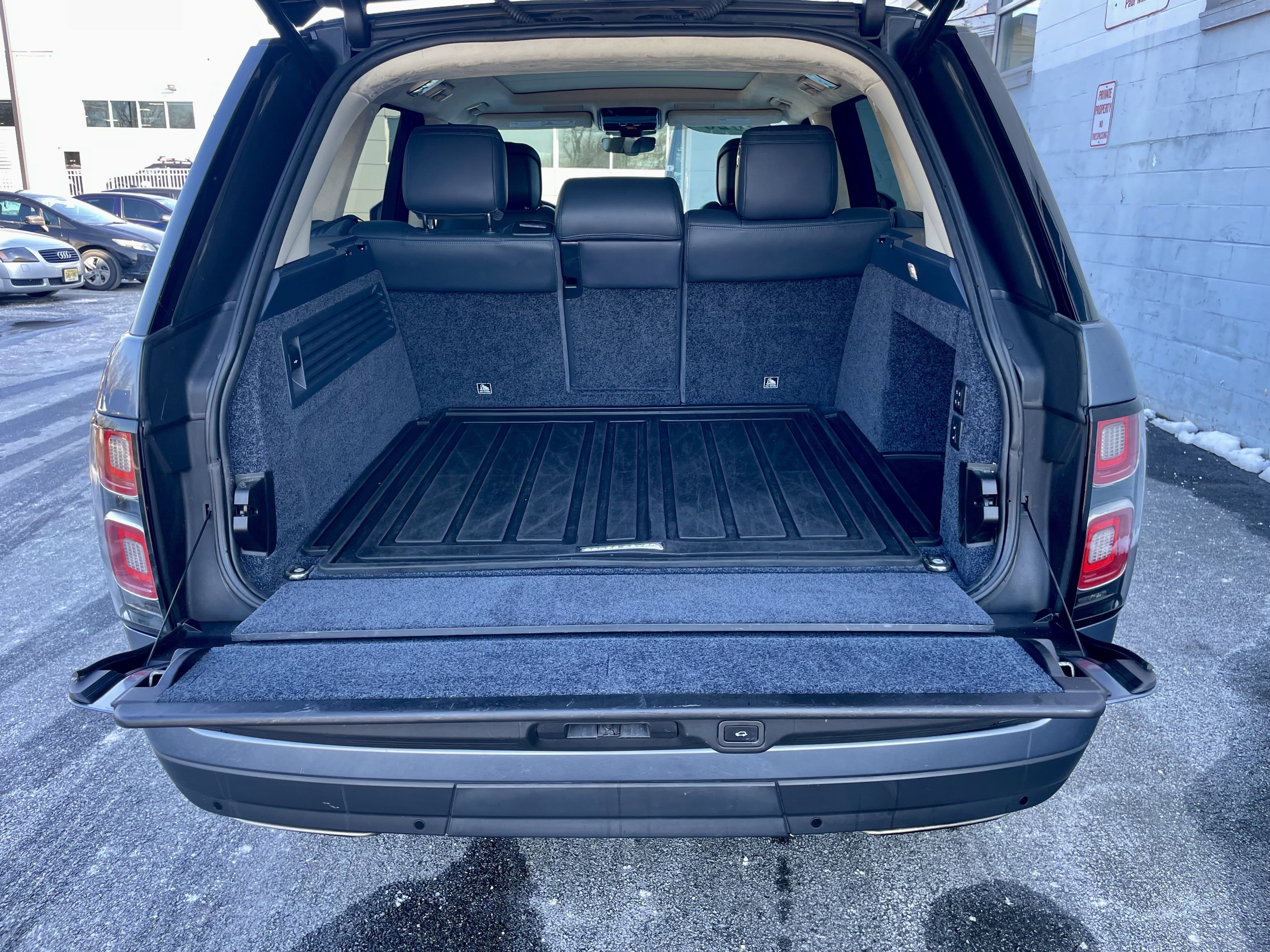 Used 2020 Land Rover Range Rover HSE image 34