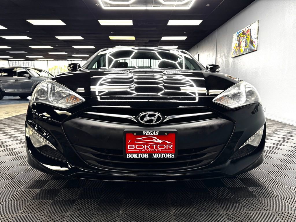 Used 2016 Hyundai Genesis 3.8 RWD image 3