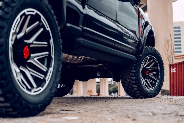 New 2026 Ford F250 Lariat w/ Black Appearance Package image 19