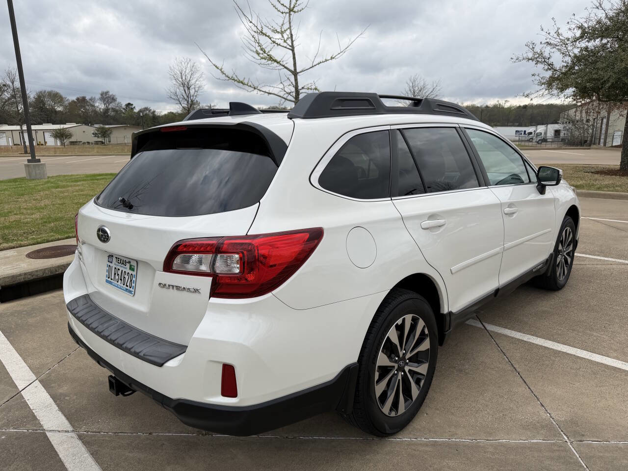 Used 2016 Subaru Outback 2.5i Limited AWD/4WD image 5