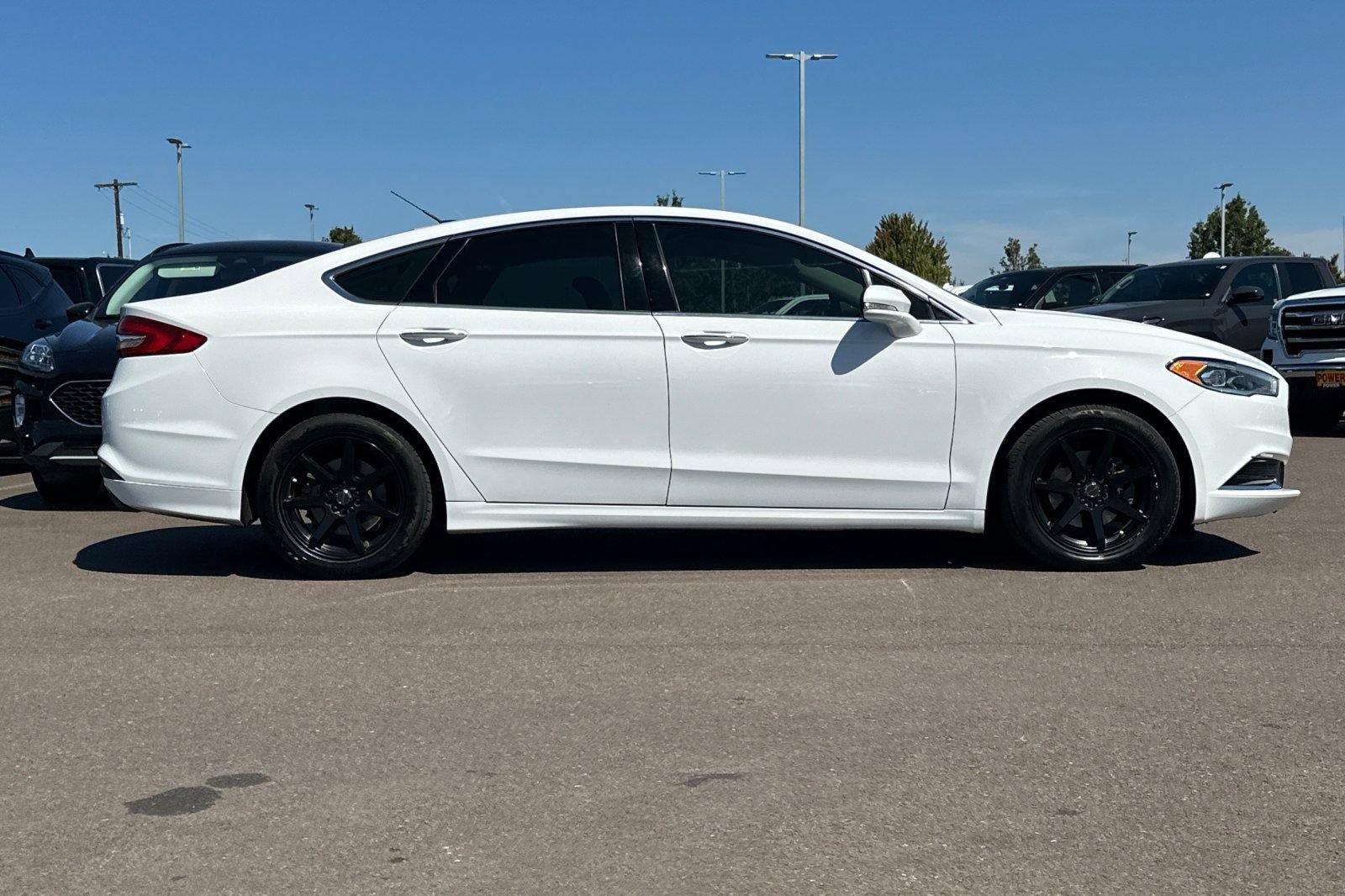 Used 2018 Ford Fusion SE FWD image 3