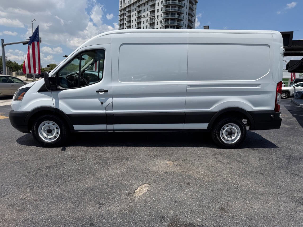 Used 2019 Ford Transit 150 148 Medium Roof RWD image 2