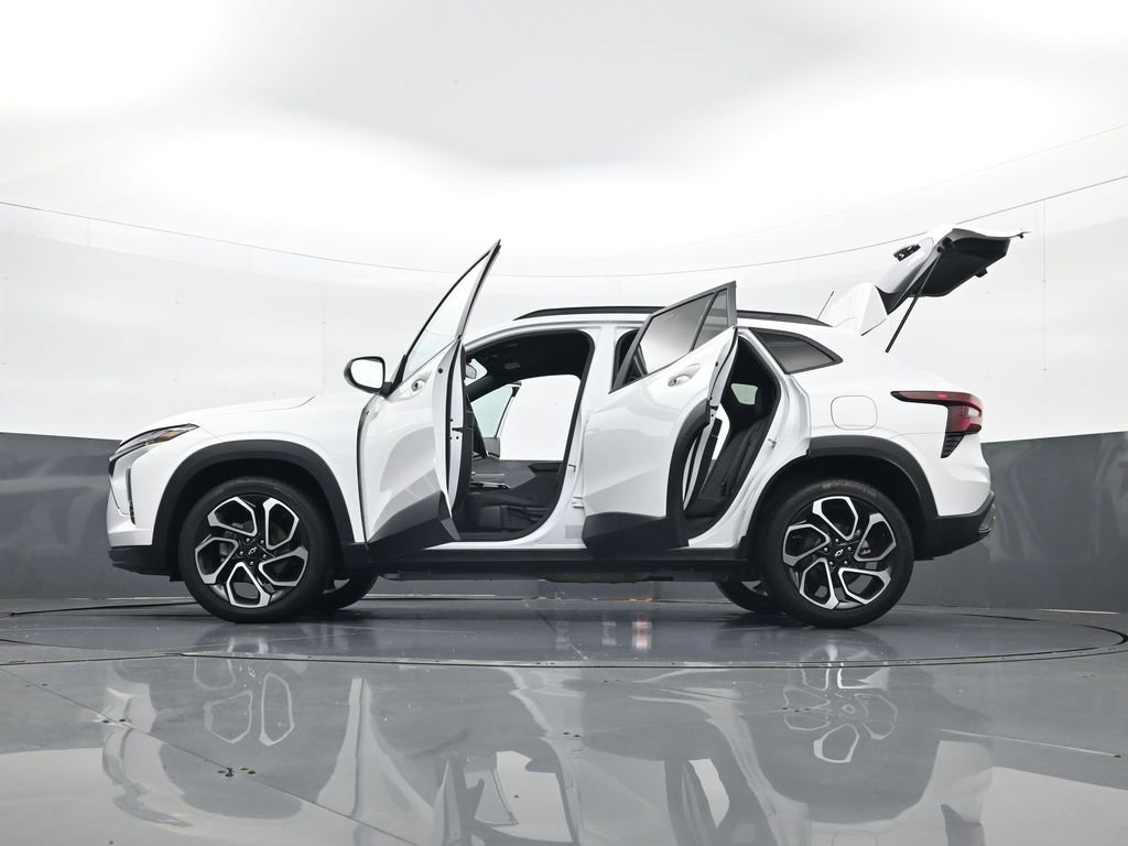 Used 2024 Chevrolet Trax RS w/ Driver Confidence Package image 34