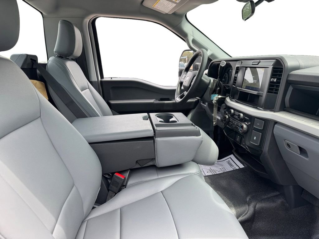 New 2026 Ford F550 4x4 Regular Cab Super Duty image 18