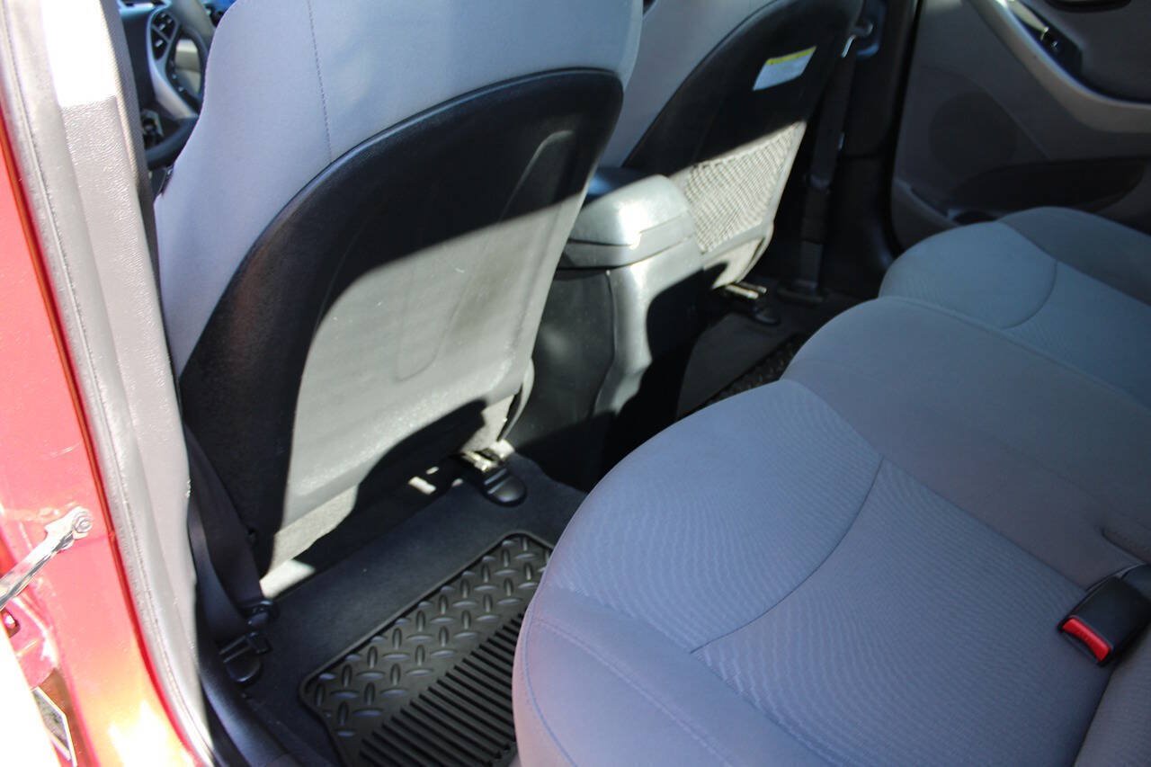 Used 2015 Hyundai Elantra SE FWD image 34