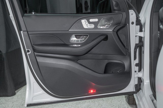 New 2026 Mercedes-Benz GLS 450 4MATIC image 9
