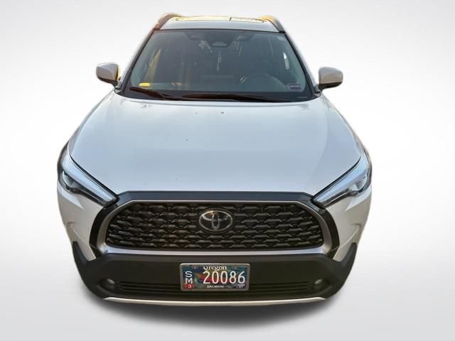 Used 2024 Toyota Corolla Cross XLE w/ Convenience Package image 8