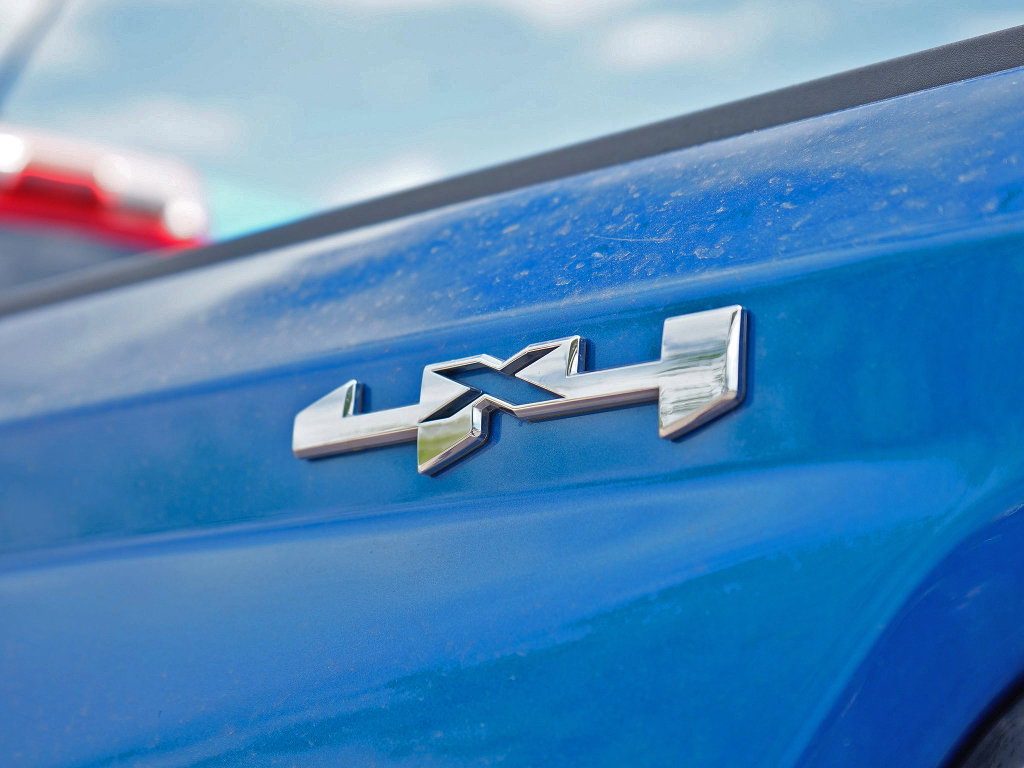 Used 2023 GMC Canyon Elevation image 4