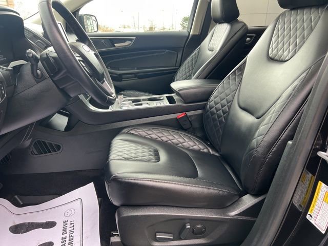 Certified 2023 Ford Edge Titanium w/ Class II Trailer Tow Package image 22