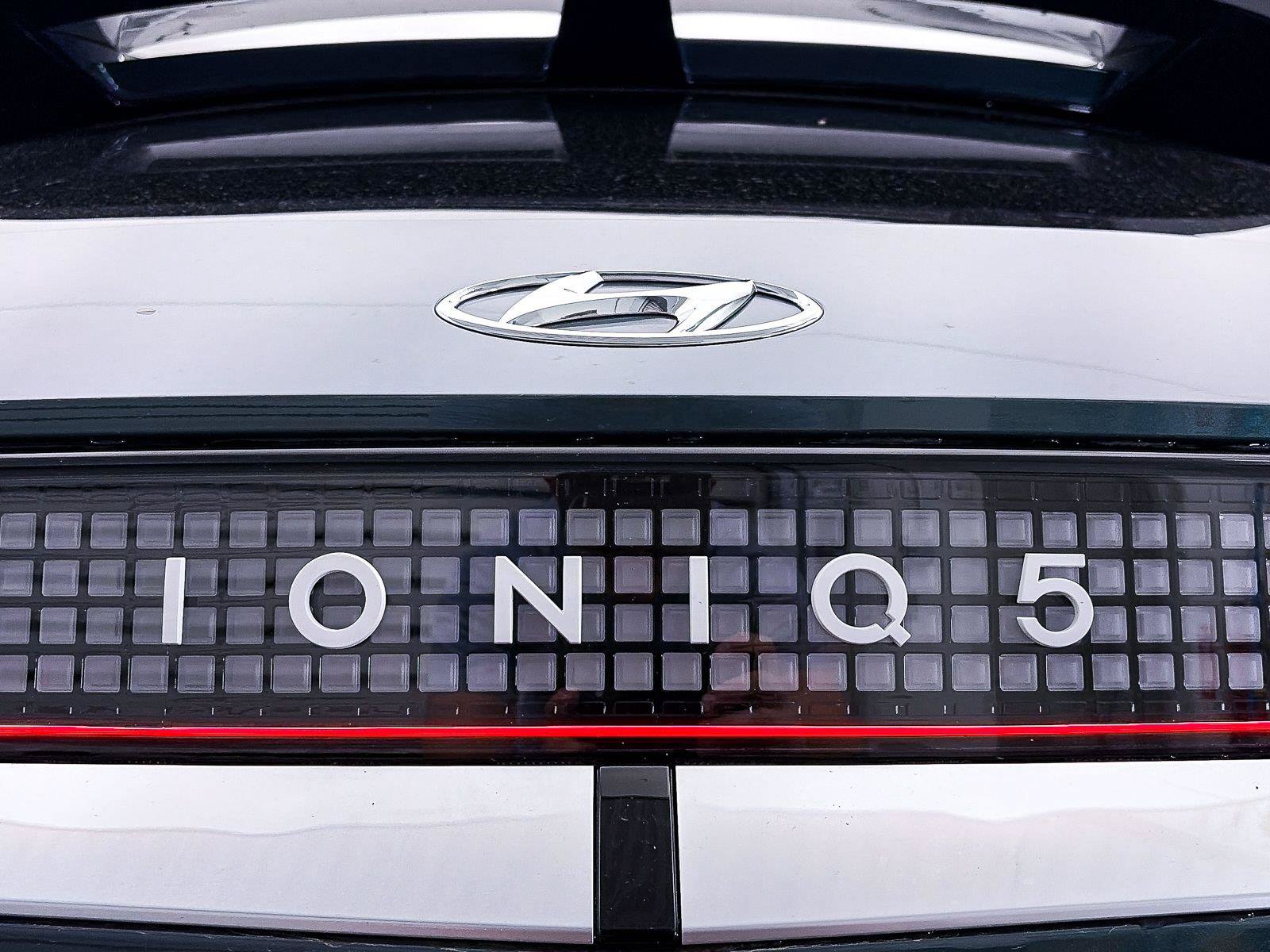 Used 2023 Hyundai Ioniq 5 Limited w/ Cargo Package AWD/4WD image 2
