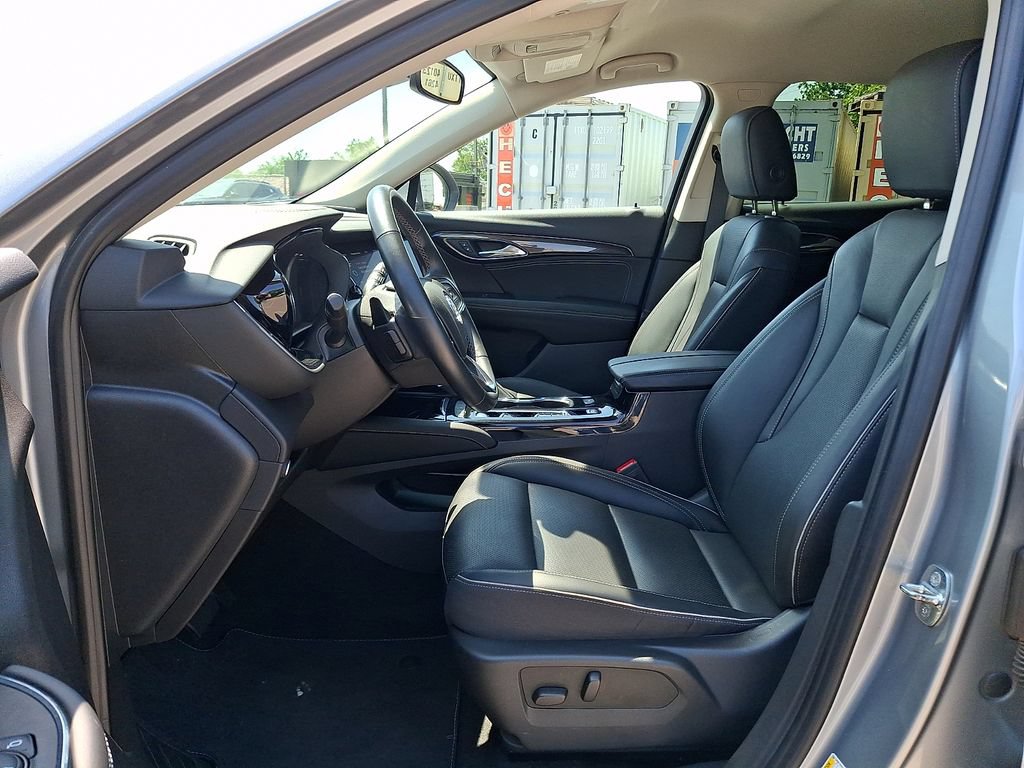 Used 2023 Buick Envision Essence AWD/4WD image 14