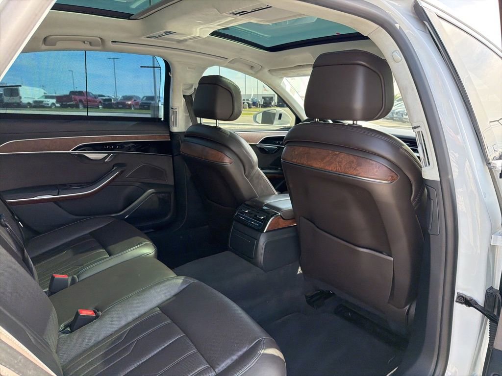 Used 2021 Audi A8 L 3.0T w/ Luxury Package image 18
