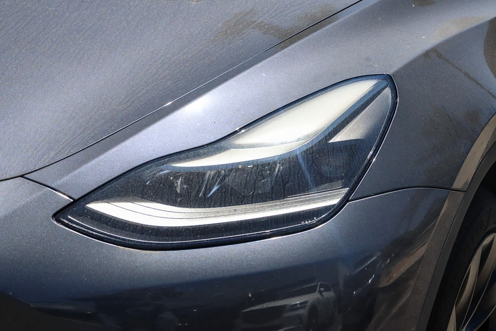 Used 2022 Tesla Model Y Long Range AWD/4WD image 2
