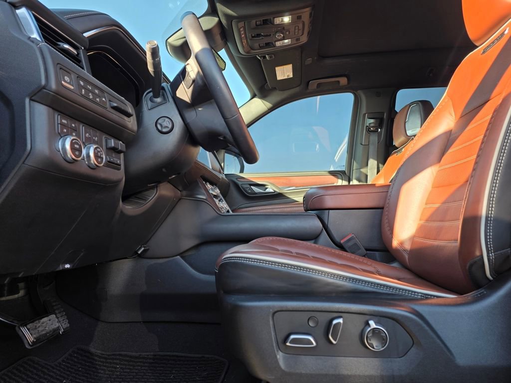 Used 2023 GMC Yukon Denali Ultimate image 11