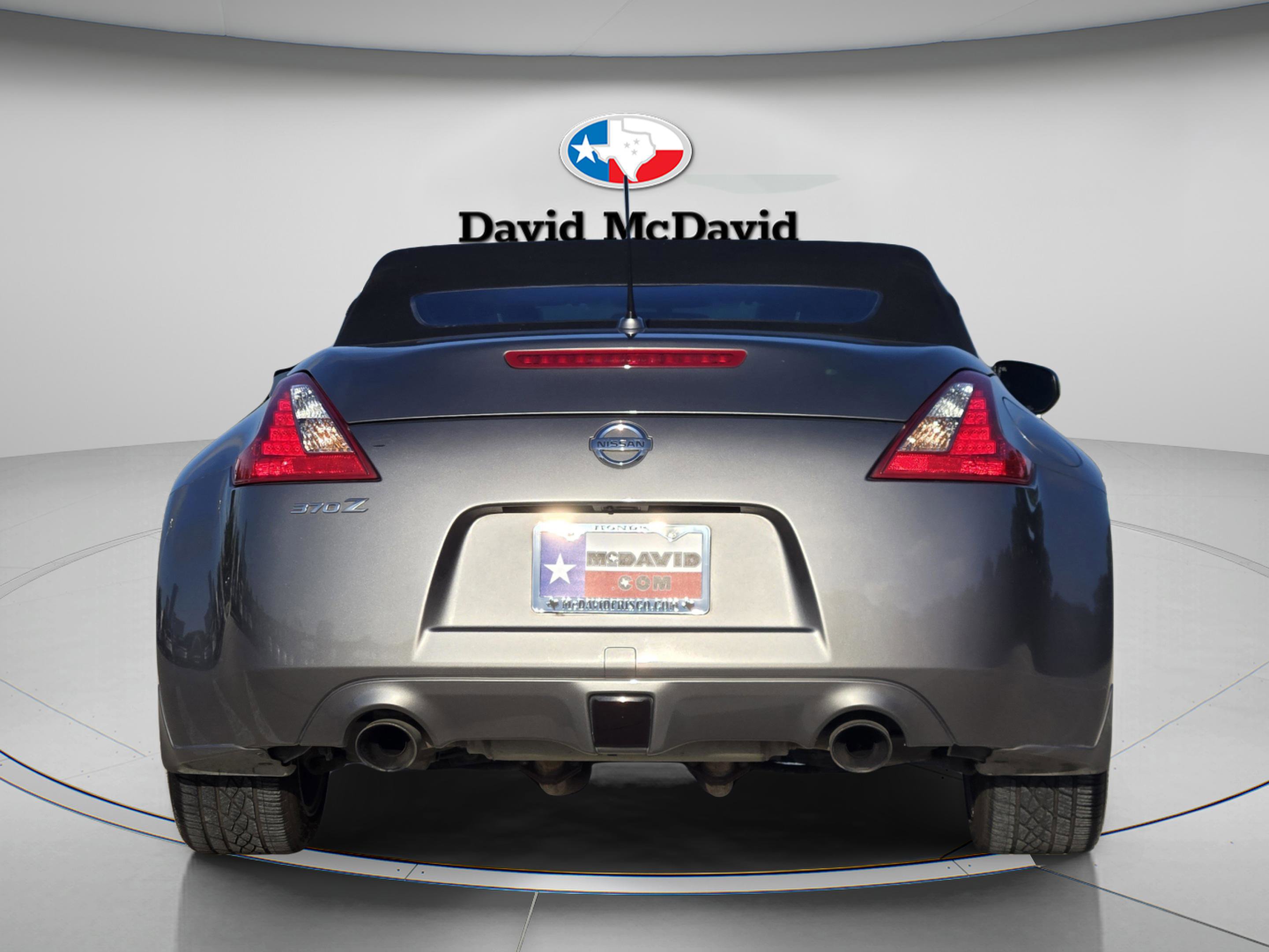 Used 2010 Nissan 370Z Touring RWD image 5