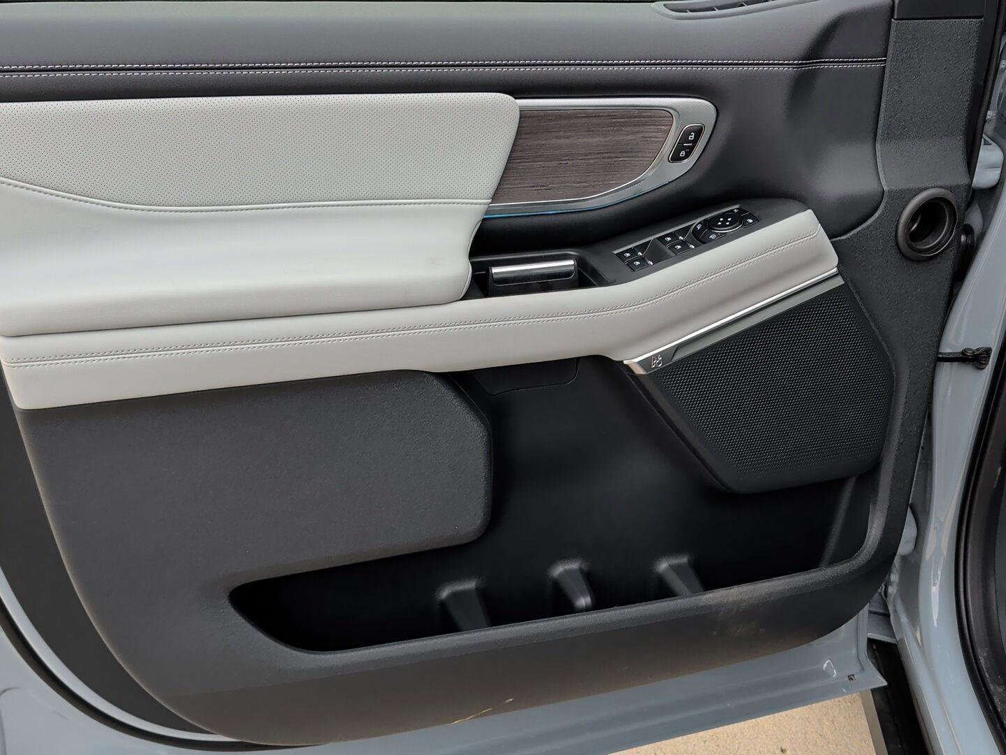New 2026 Ford Expedition Max Platinum image 11