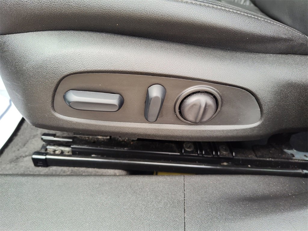 Used 2024 Chevrolet Malibu LT image 23