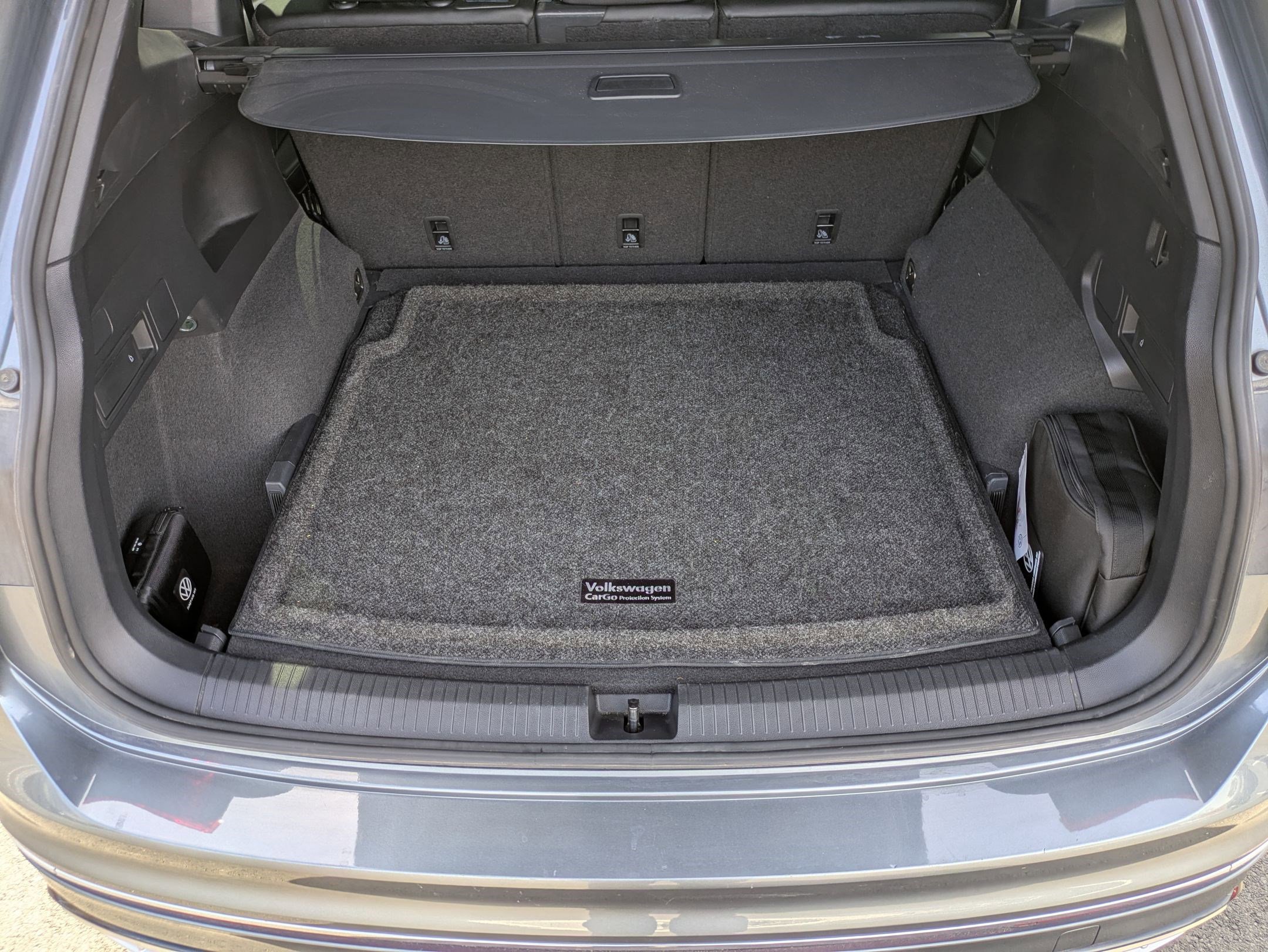 Used 2022 Volkswagen Tiguan SEL R-Line image 33