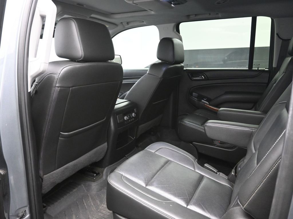 Used 2018 Chevrolet Suburban Premier image 2