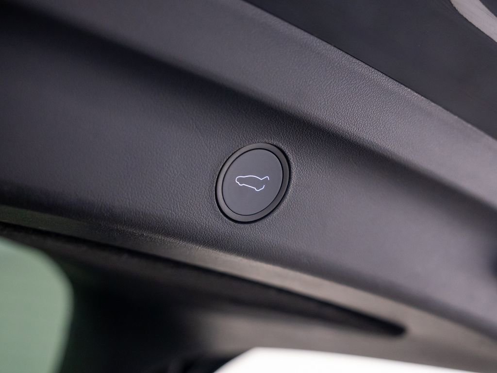 Used 2022 Tesla Model Y Performance AWD/4WD image 35