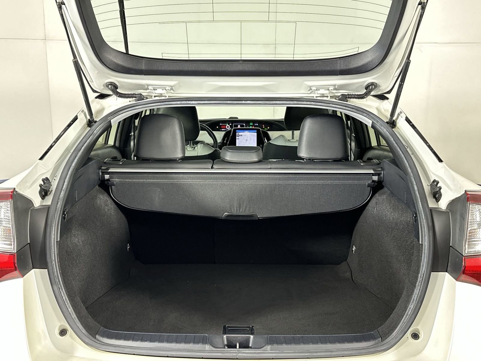 Used 2019 Toyota Prius Limited image 25