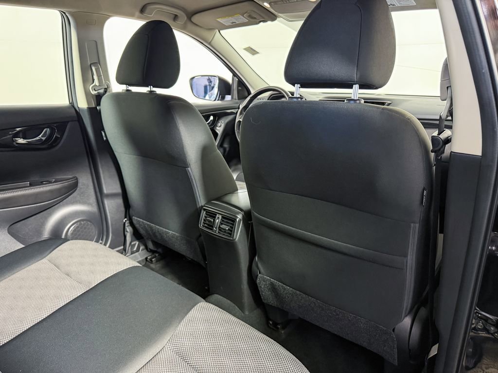 Certified 2022 Nissan Rogue Sport SV image 44