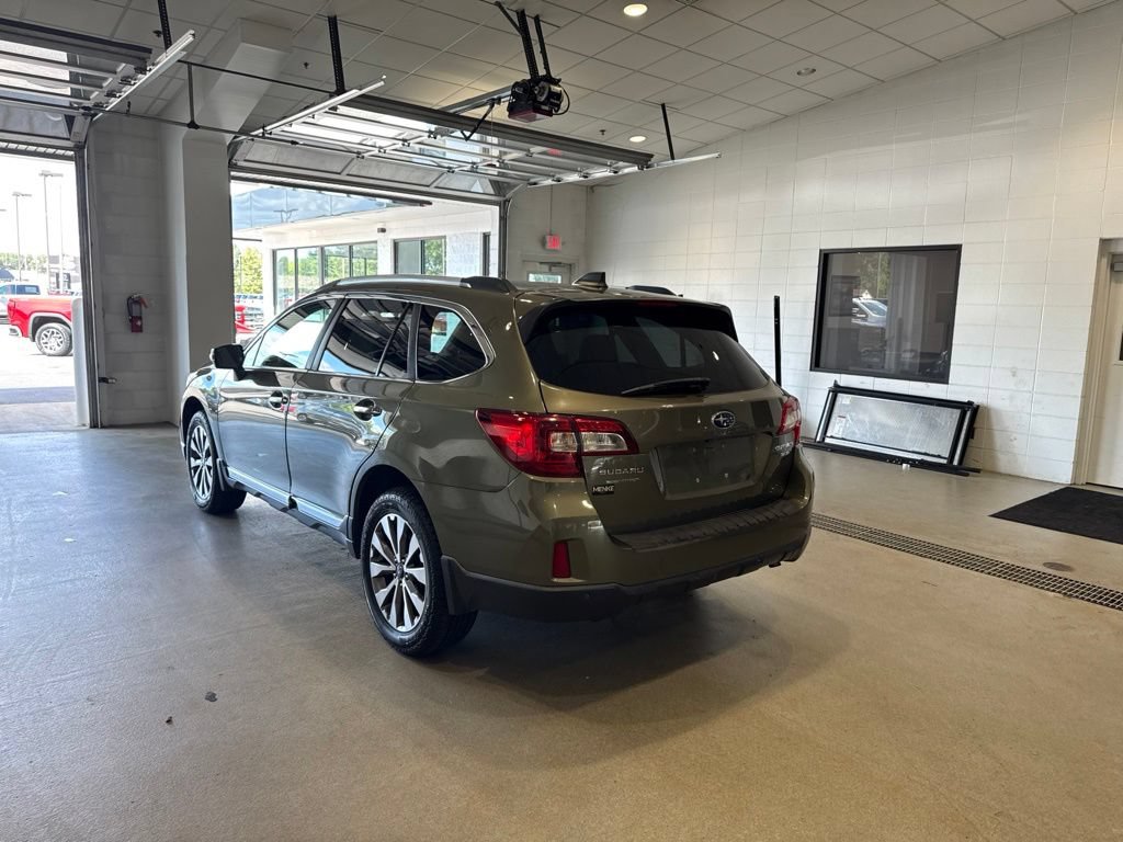 Used 2017 Subaru Outback 3.6R Touring AWD/4WD image 5