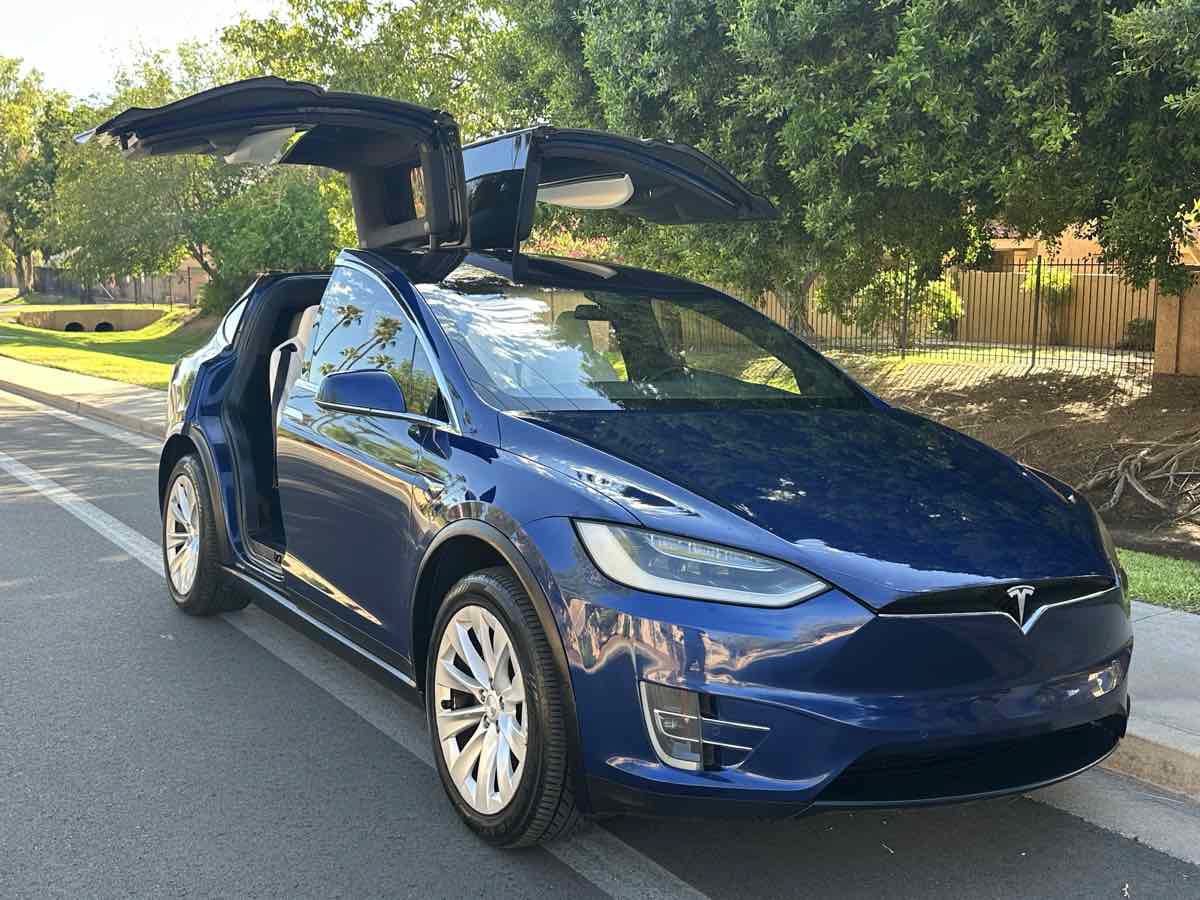Used 2018 Tesla Model X 100D AWD/4WD image 10