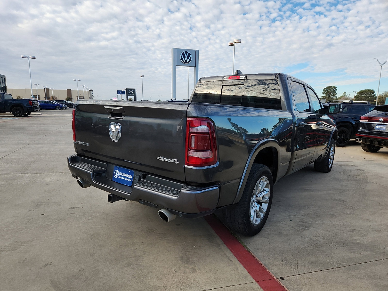Used 2022 RAM 1500 Laramie w/ Sport Appearance Package image 7