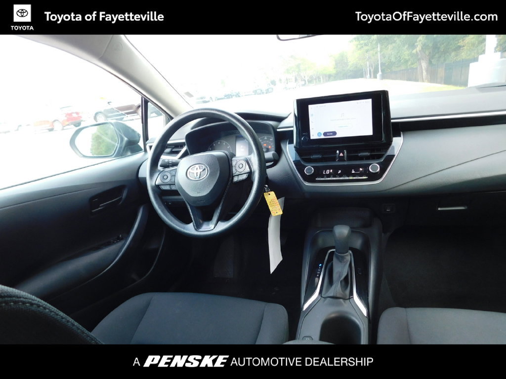 Used 2025 Toyota Corolla LE FWD image 6