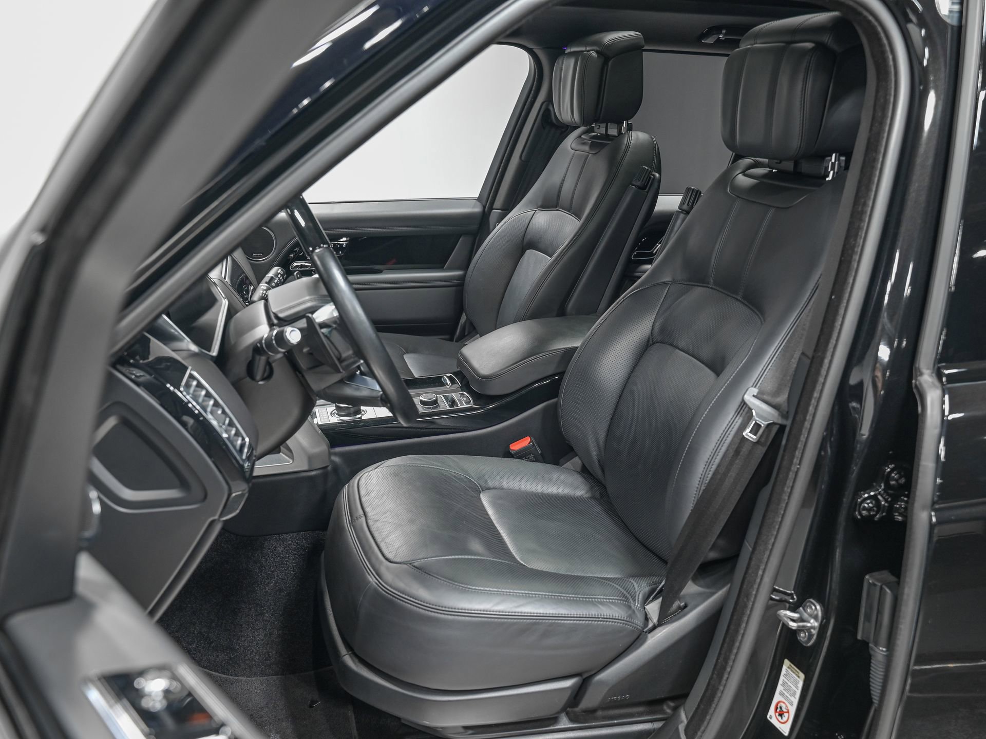 Used 2022 Land Rover Range Rover P525 Westminster Edition image 16