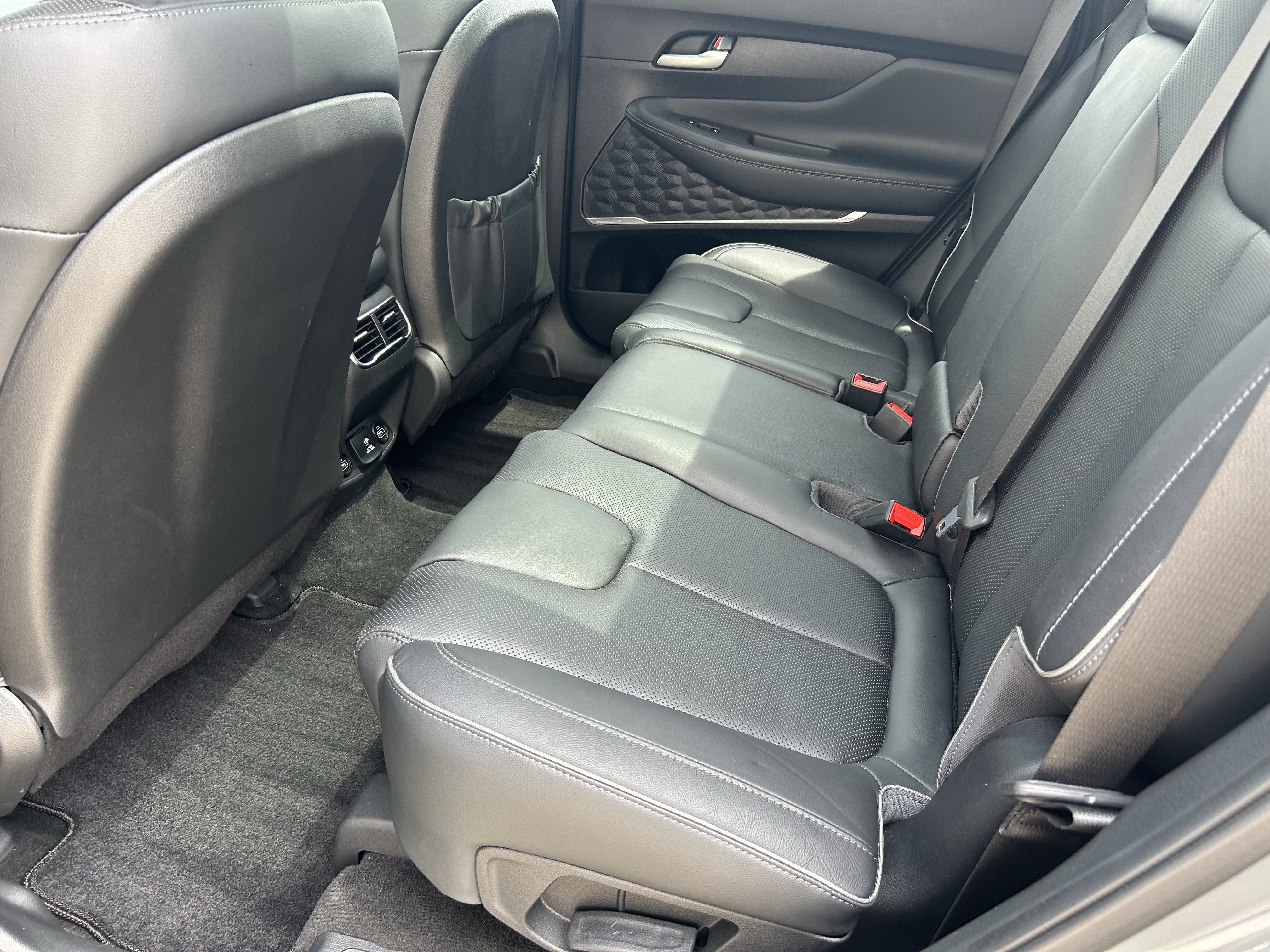 Used 2022 Hyundai Santa Fe Limited AWD/4WD image 20