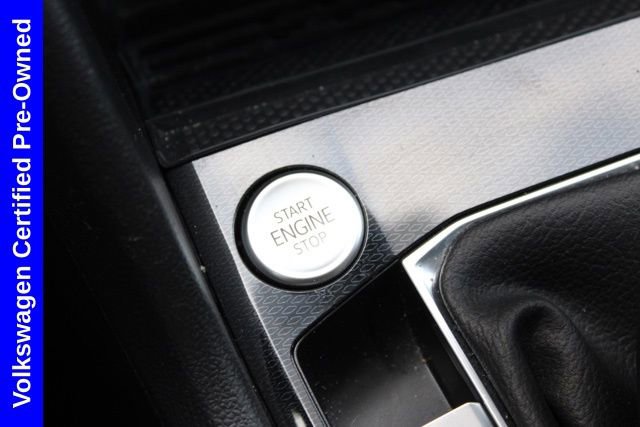 Used 2025 Volkswagen Taos SE image 29