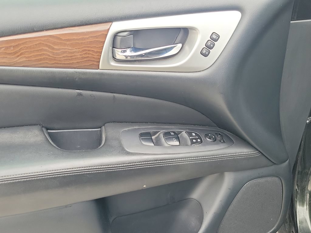 Used 2019 Nissan Pathfinder Platinum w/ Cargo Package AWD/4WD image 23