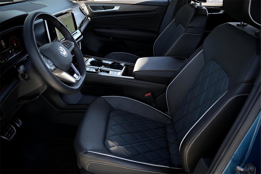 Used 2024 Volkswagen Atlas Cross Sport SEL Premium R-Line image 9